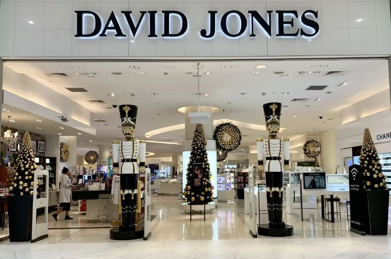 david jones cua nuoc nao