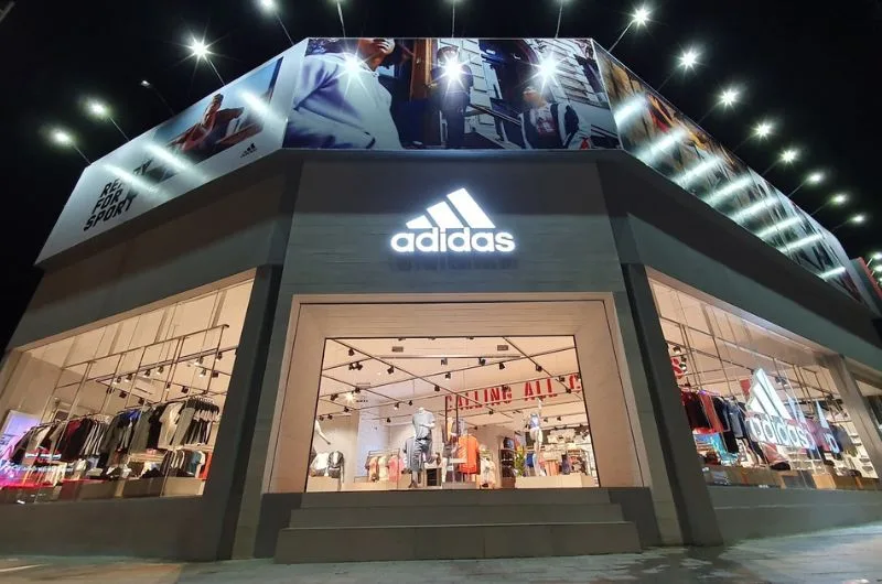 Adidas made in vietnam la hang gi