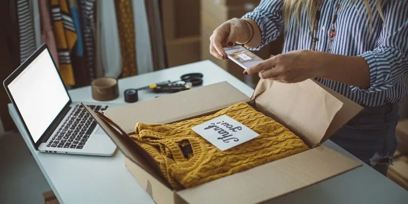 mua-quan-ao-tren-amazon